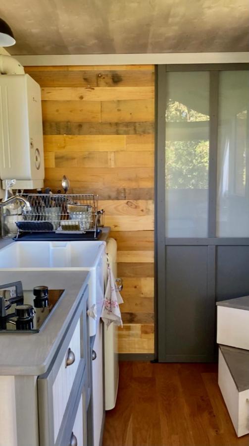 Вилла Jolie Tiny House Sous Les Grands Arbres Шоле Экстерьер фото