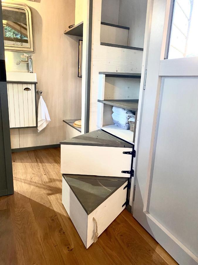 Вилла Jolie Tiny House Sous Les Grands Arbres Шоле Экстерьер фото
